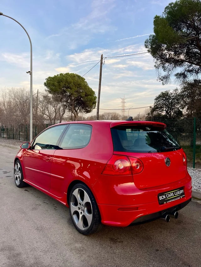 VOLKSWAGEN GOLF V GTI RED EDITION