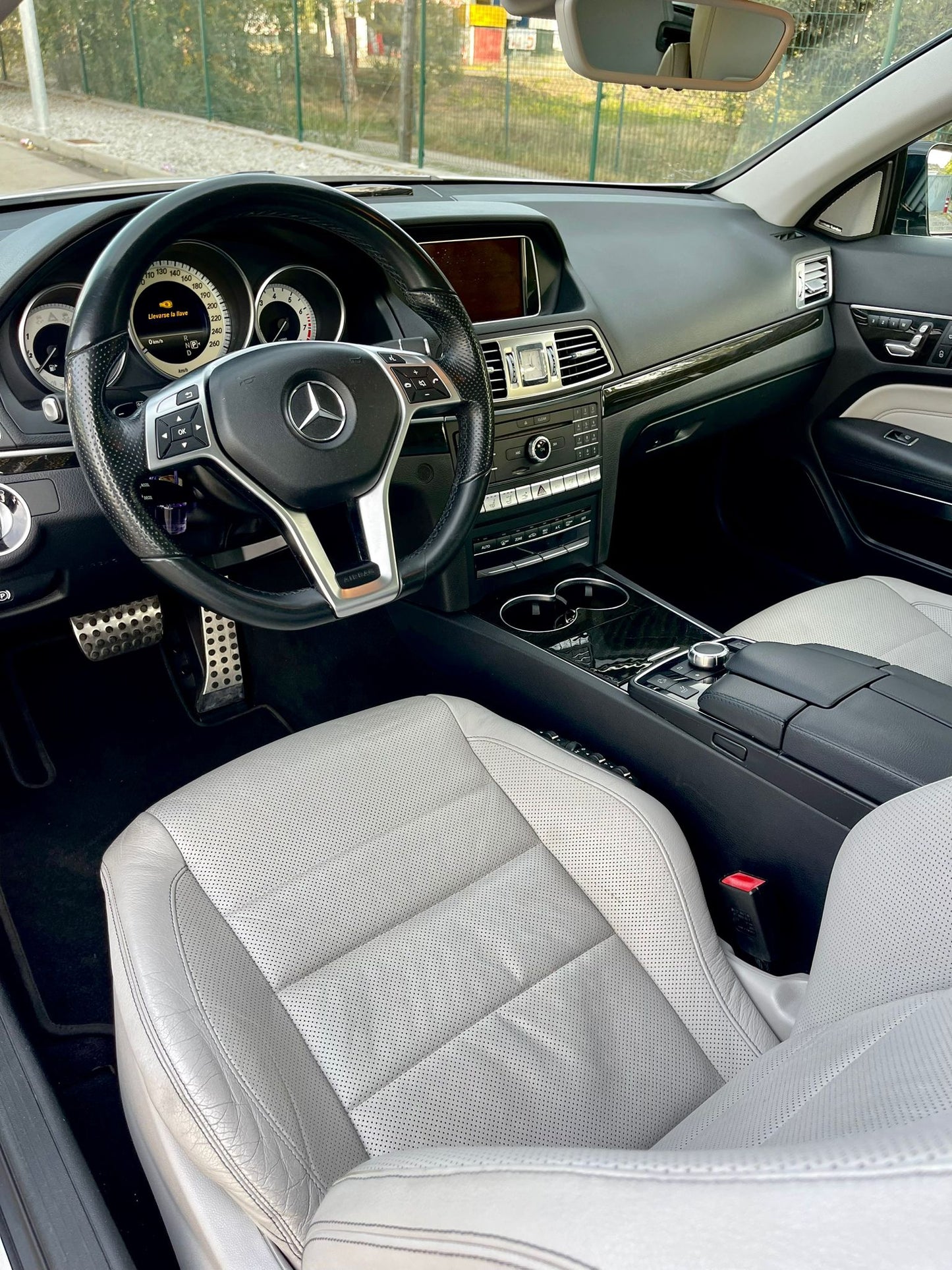 MERCEDES CLASE E550 4.7 V8 BITURBO 410CV CABRIO