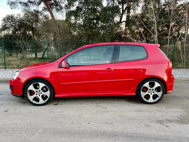 VOLKSWAGEN GOLF V GTI RED EDITION